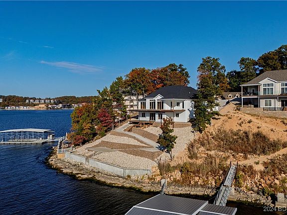 3rd image of 33 Waterford Ct