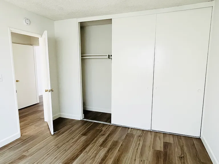 2128 W 157th St #5 — Photo 12