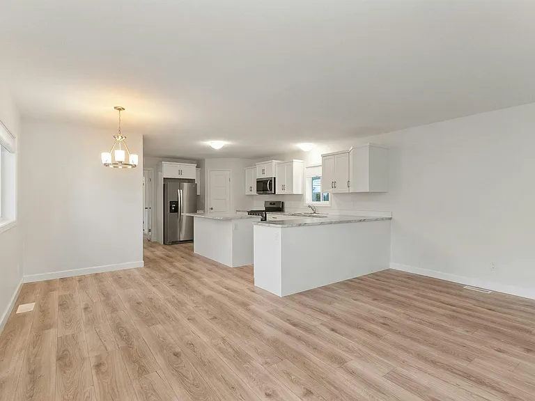 24330 Fraser Hwy — Photo 17