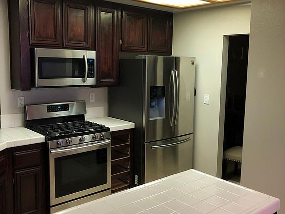 3rd image of 39570 Glenwood Ct