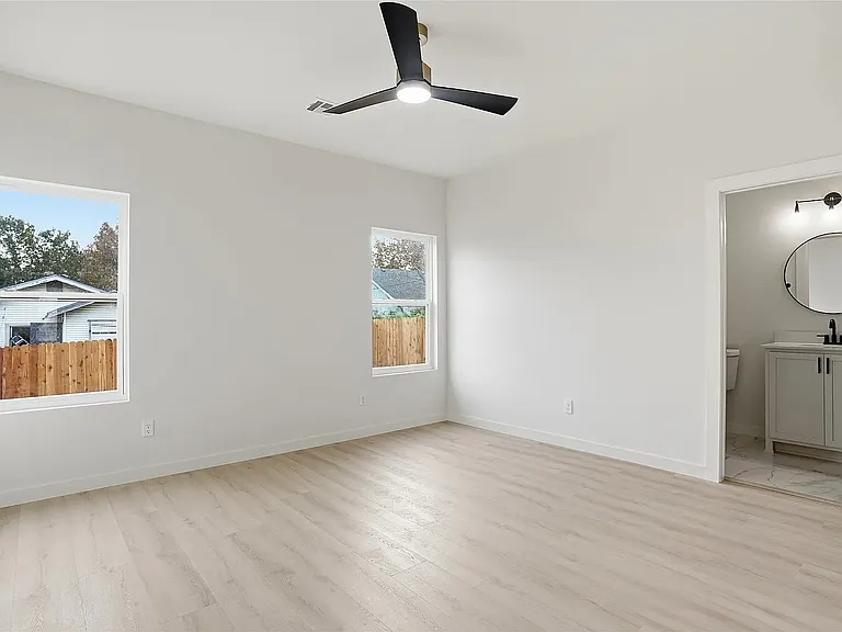 1435 N Main St #B — Photo 33