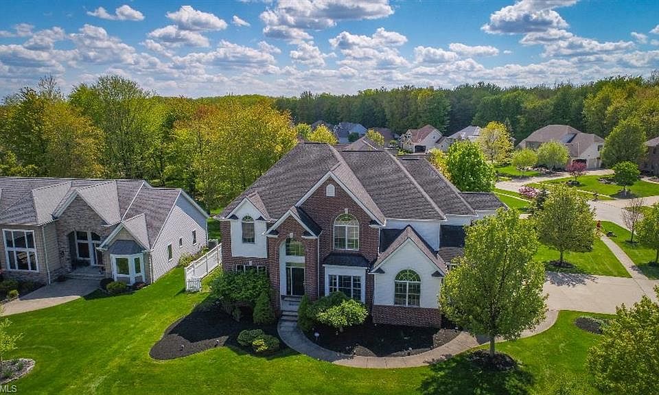 1st image of 3233 Meadow Ln