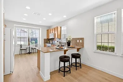 114 Barnhill Dr #114 — Photo 4