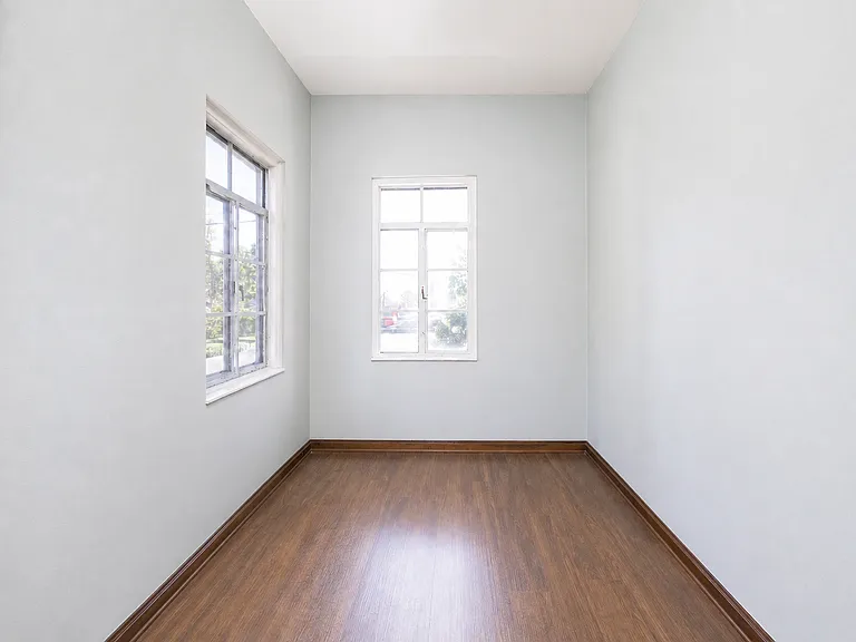 Small bedroom / study