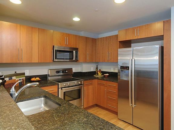 3rd image of 88 E San Fernando St Unit 206
