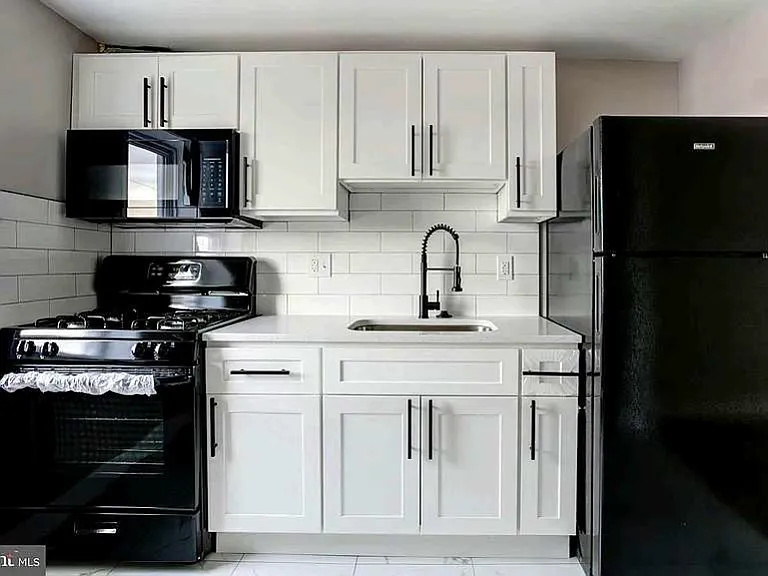 1012 Elton Ave #1 — Photo 5