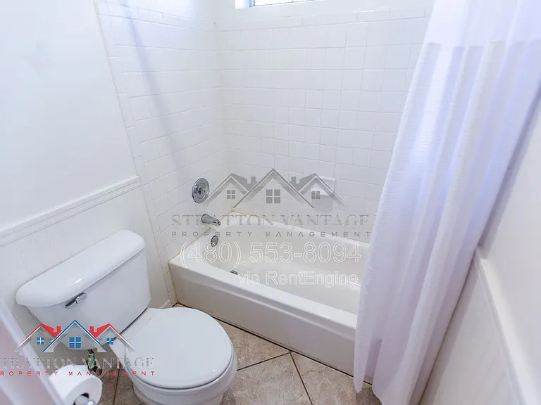 1231 N Layman St — Photo 38