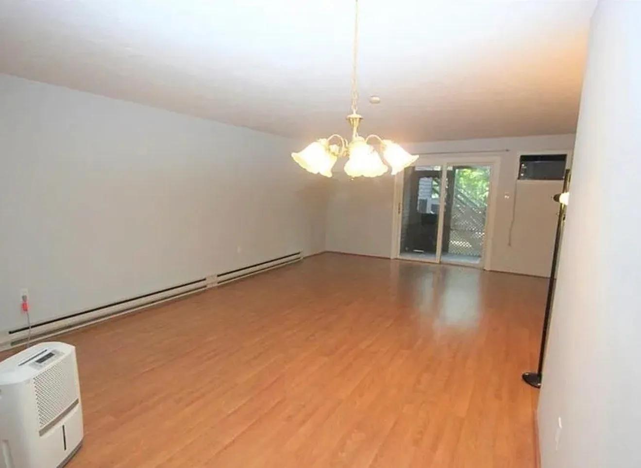 2 bed, 985 sqft, $2,000 — Photo 3