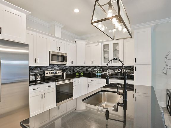 Lots of counter space!