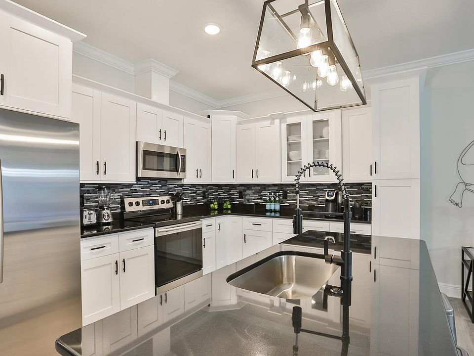 Lots of counter space!