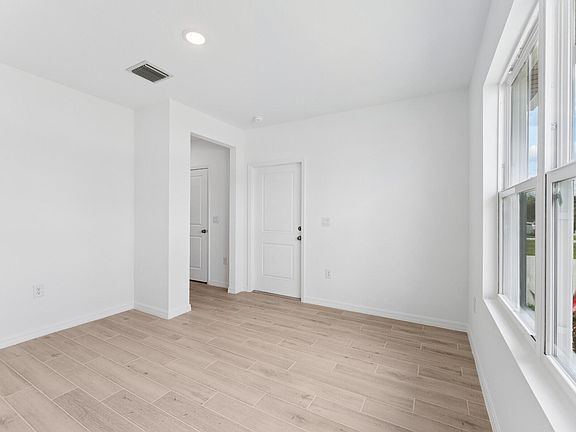 4th image of 1609 NW Morelia Lane #84