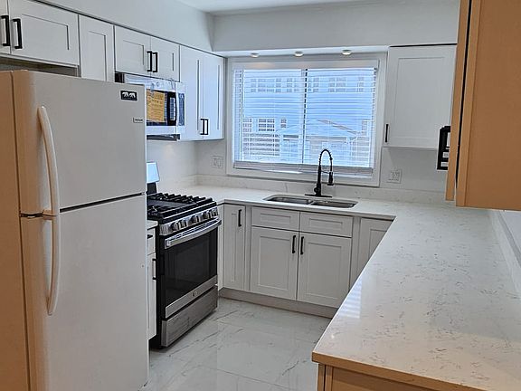 Main Floor Kitchen