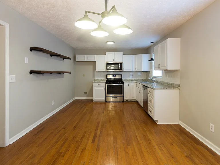 374 McGiboney Rd — Photo 11