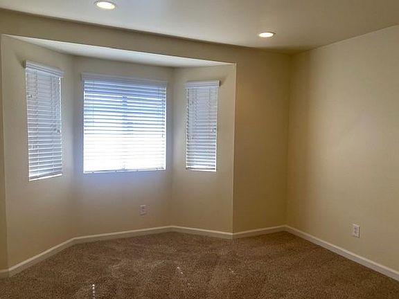 2nd image of 556 N Catalina Ave #3