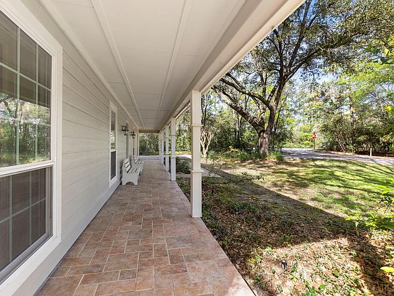 2nd image of 1 Cape Chestnut Dr