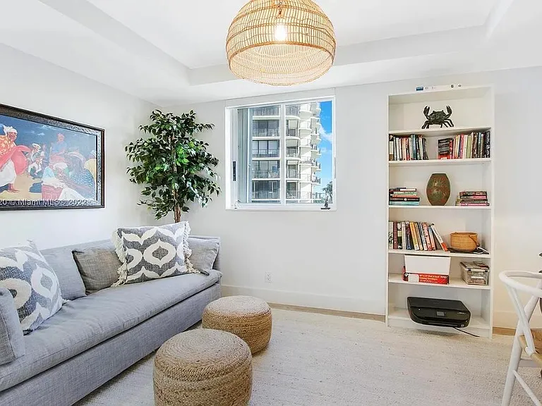 350 Beach Rd #401 — Photo 31