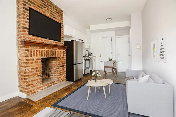 Rented by MNS | media 8