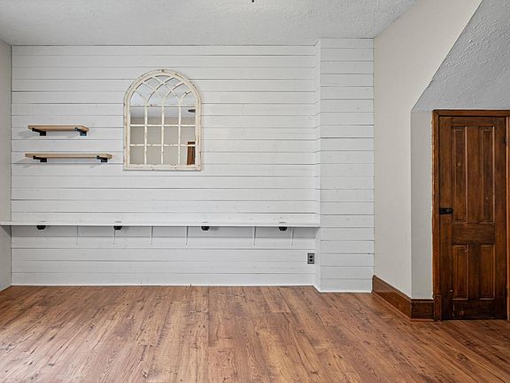 5th image of 281 Washington St