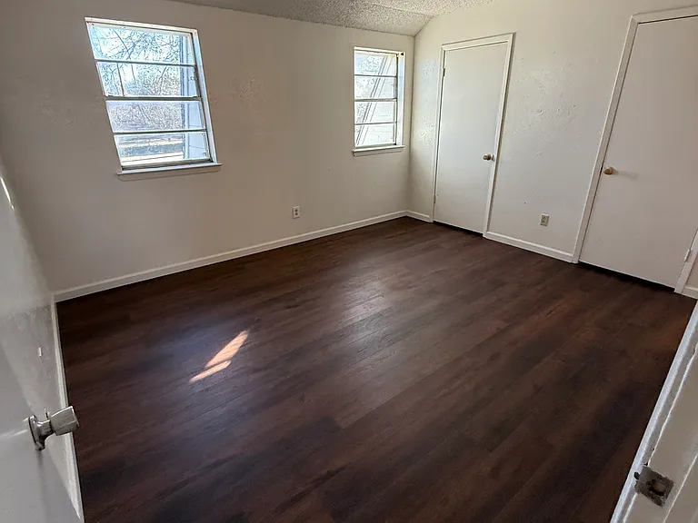 1342 N Cooper St — Photo 5