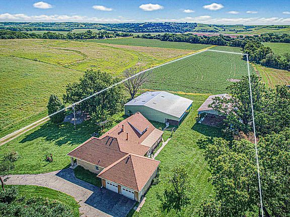 4th image of 10293 Clarks Creek Rd