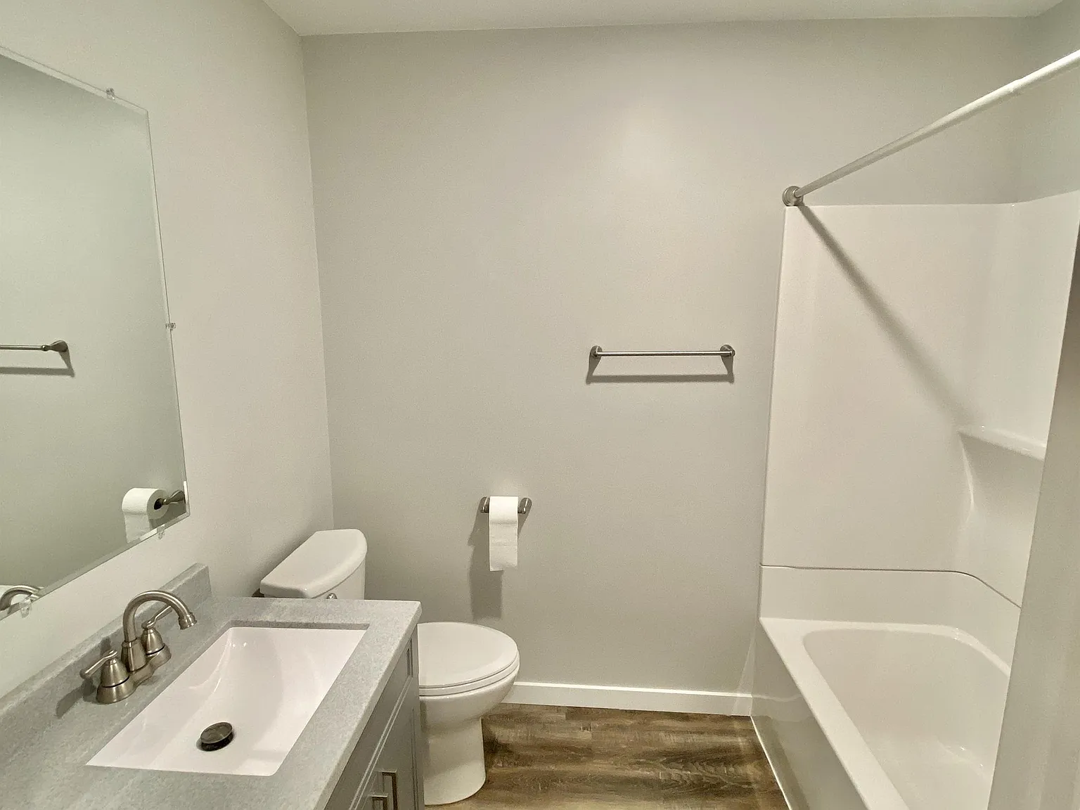 107 Main Street East - 2 — Photo 4