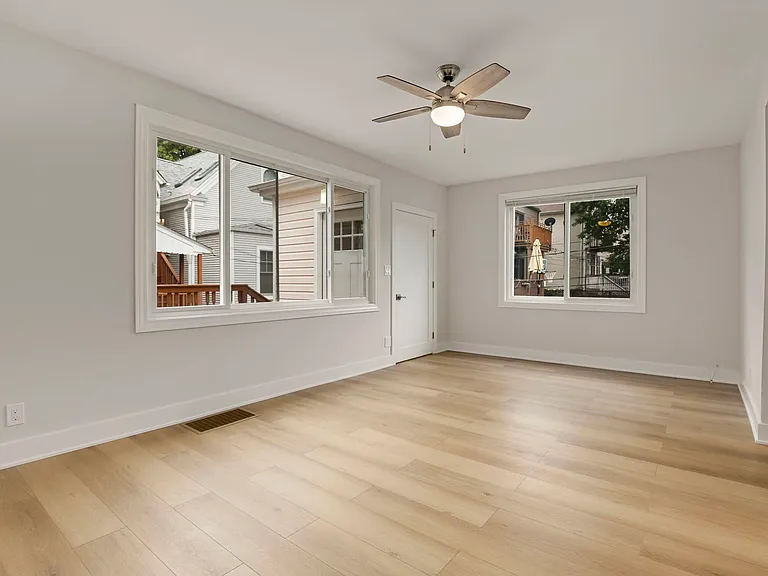 4340 N Oakley Ave #CH — Photo 6