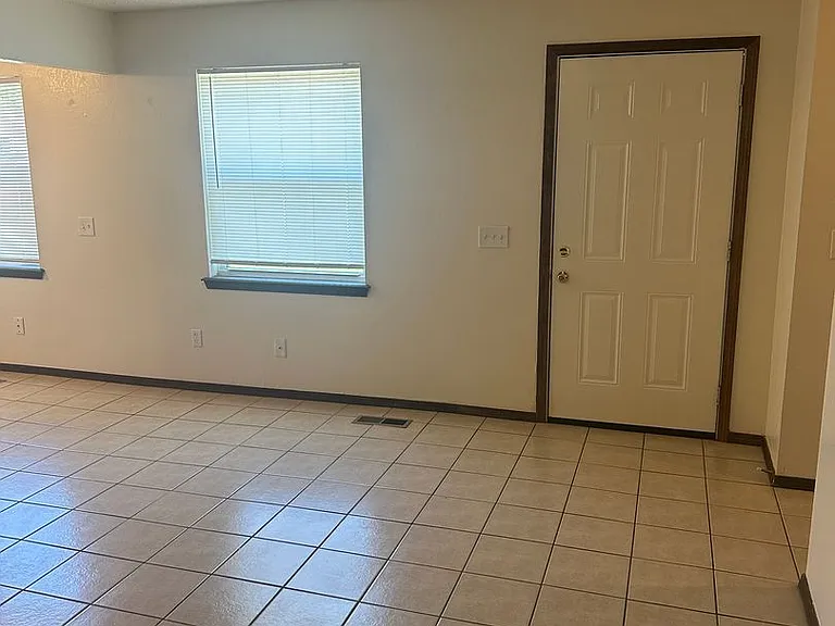 1816 Wren St — Photo 17