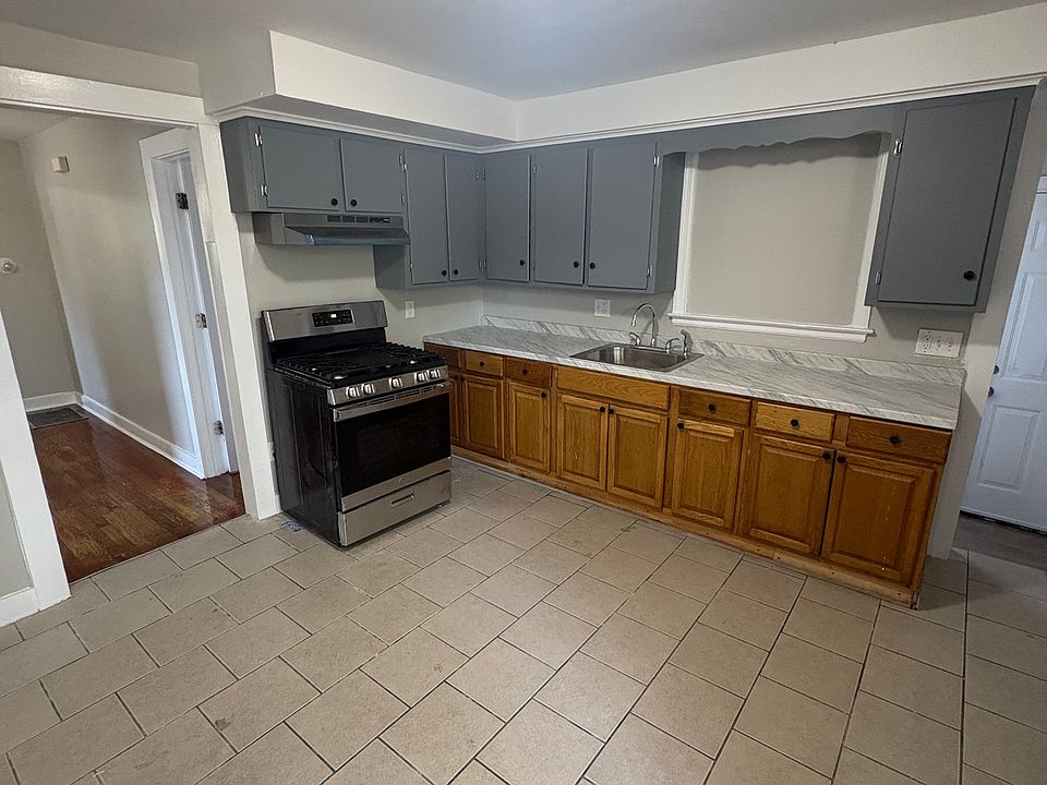 1st image of 1086 Whalley Ave #1F