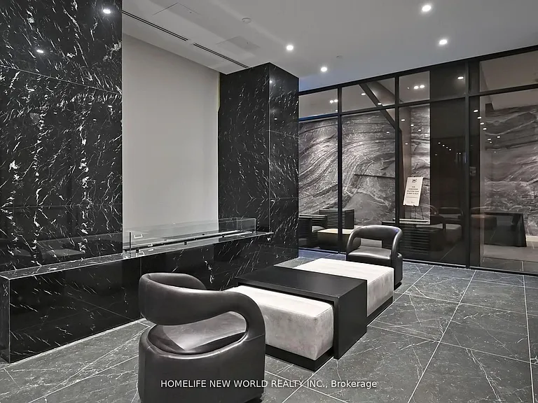 Jarvis St — Photo 3
