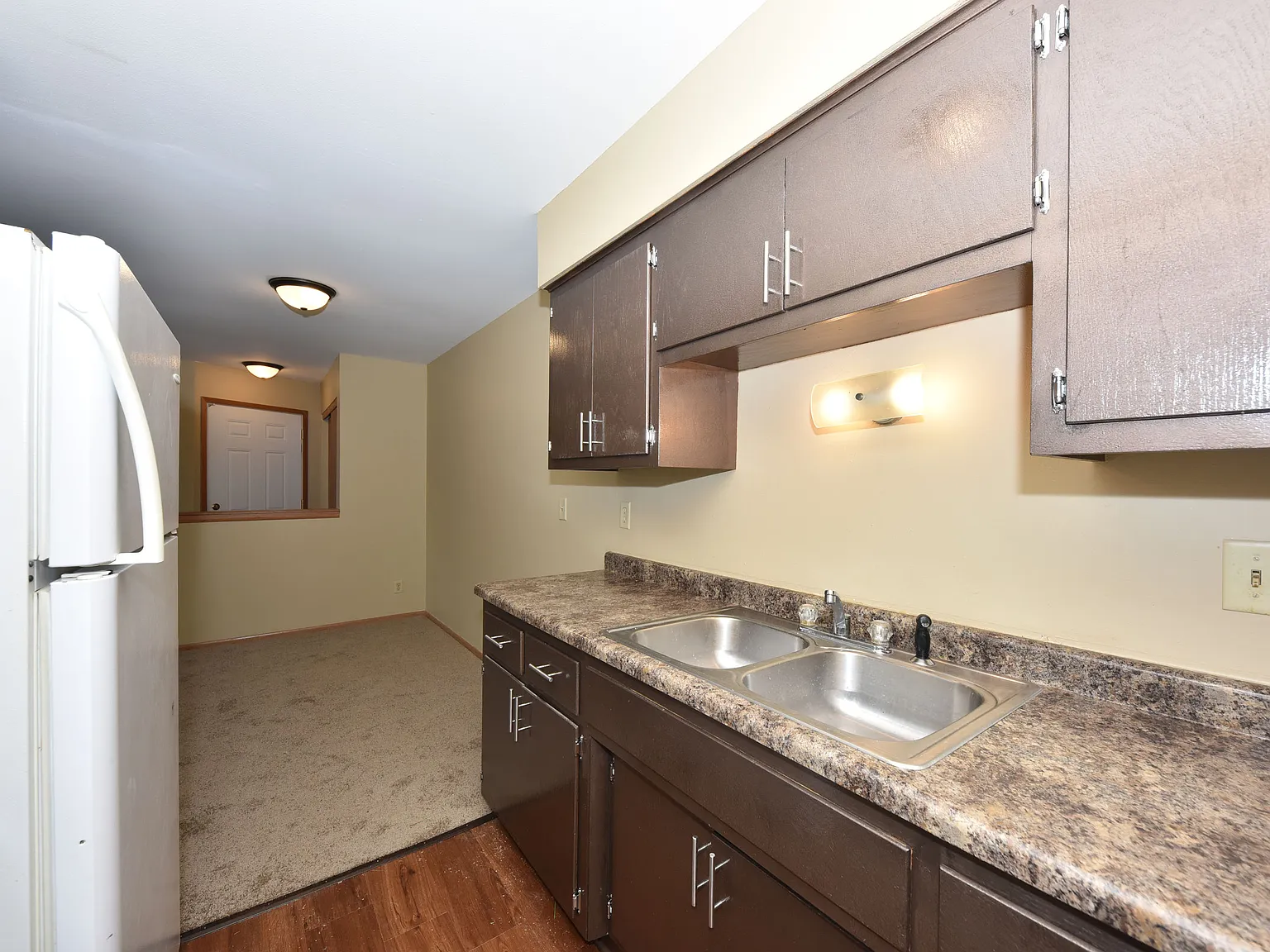 2 bed, 950 sqft, $995 — Photo 4