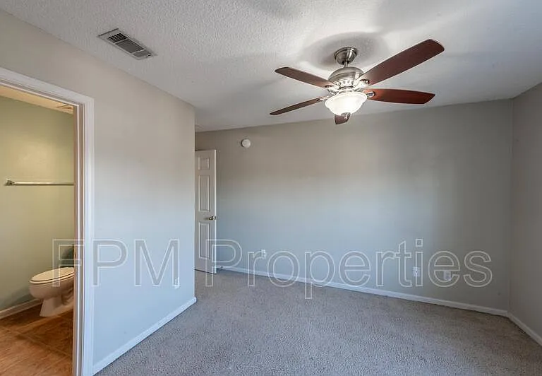 807 Scrub Jay Dr — Photo 30