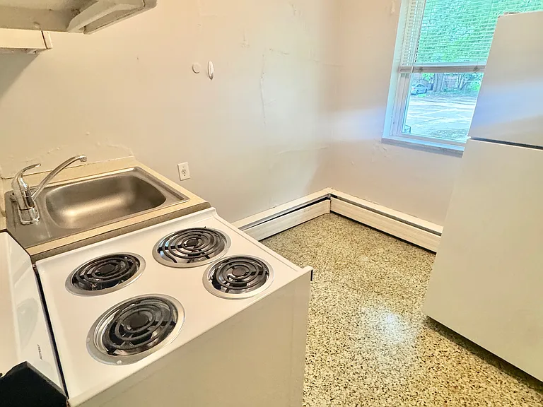 404 S 4th St #102 — Photo 9