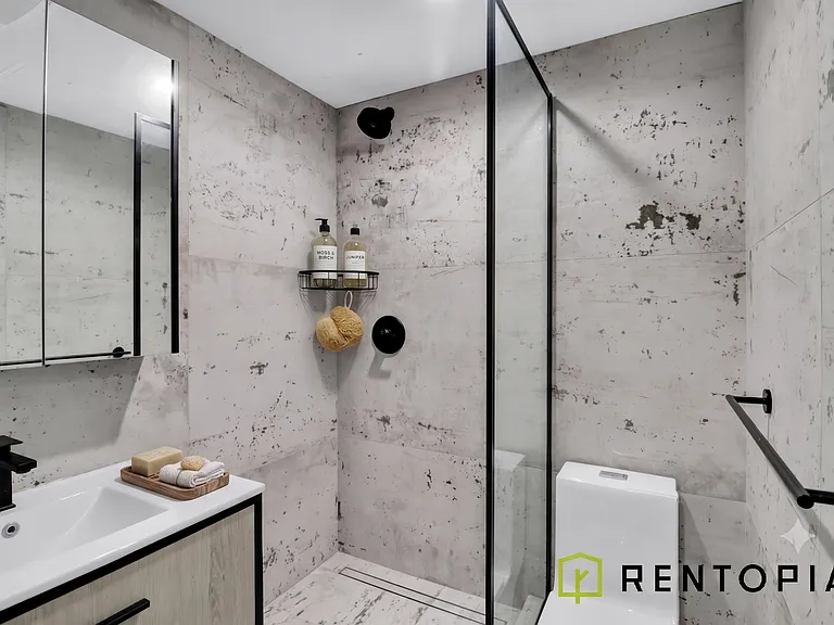 540 Driggs Ave #1B — Photo 8