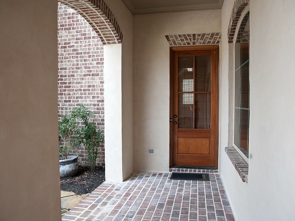 1st image of 264 Charlestowne Dr