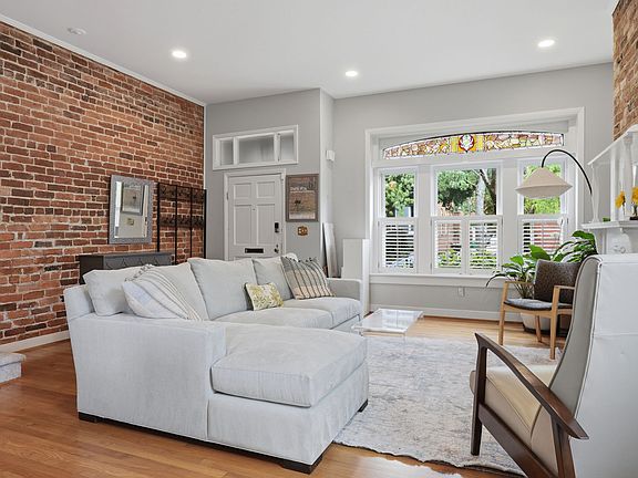 3rd image of 404 N Shields Ave