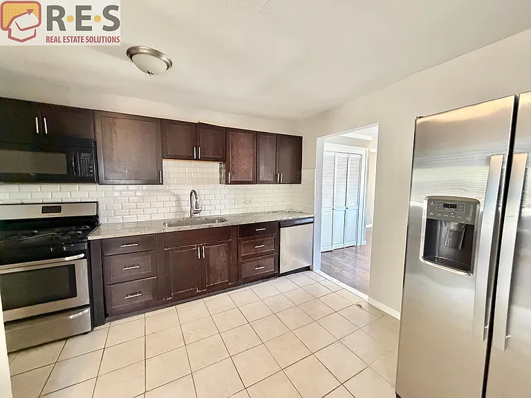 1738 Verbena St — Photo 3