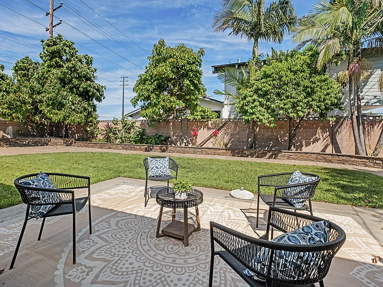 16002 Warren Ln — Photo 67