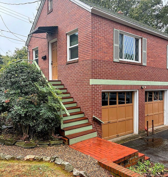 Entrance to the Apartment.