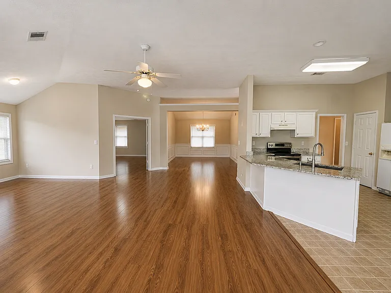 500 Liverpool Ct — Photo 16