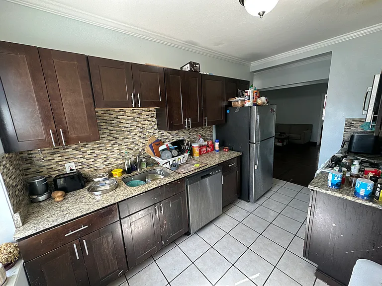 435 Walnut Ave #10 — Photo 16