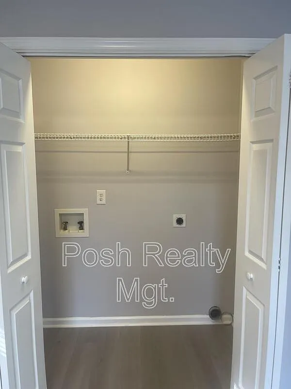 3 bed, 2.0 bath, 1054 sqft, $1,200 — Photo 4