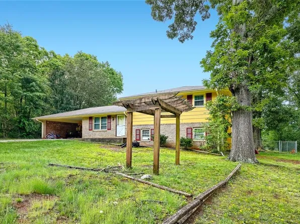 130 Sage Dr, Carrollton, GA 30116