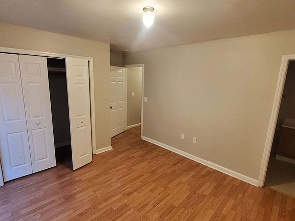 4th image of 236 Lloyd St SE #236