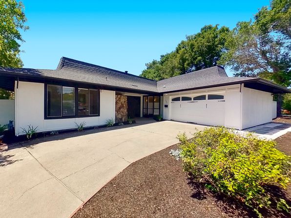 100 Country Club Dr