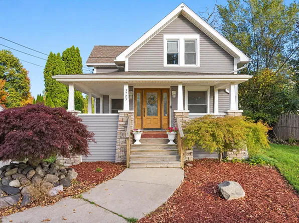 5723 Kaynorth Rd, Lansing, MI 48911
