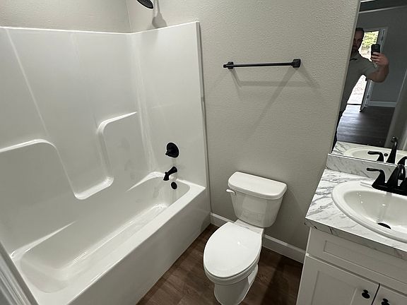 5th image of 430 Lee Ave NE #430