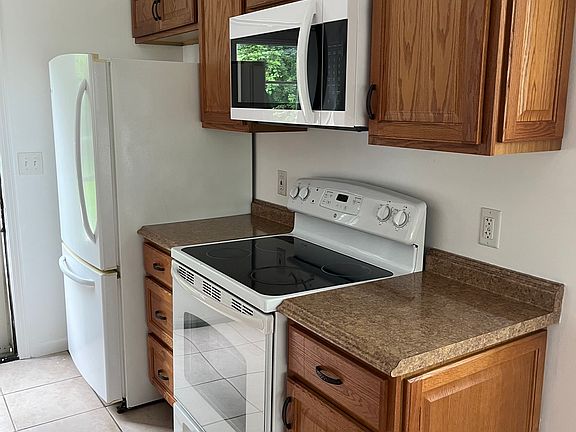 3rd image of 209 Westline Dr