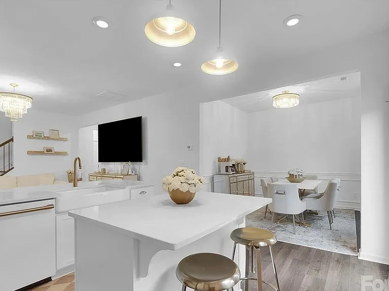 242 Lacewing Dr — Photo 3