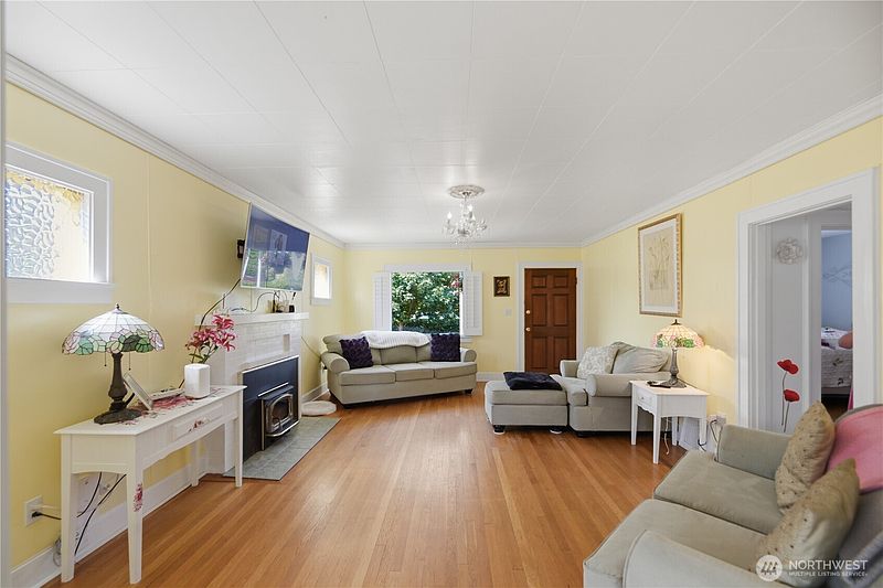 5th image of 1515 Lombard Avenue