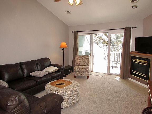 4th image of 15520 Landings Ave APT B2